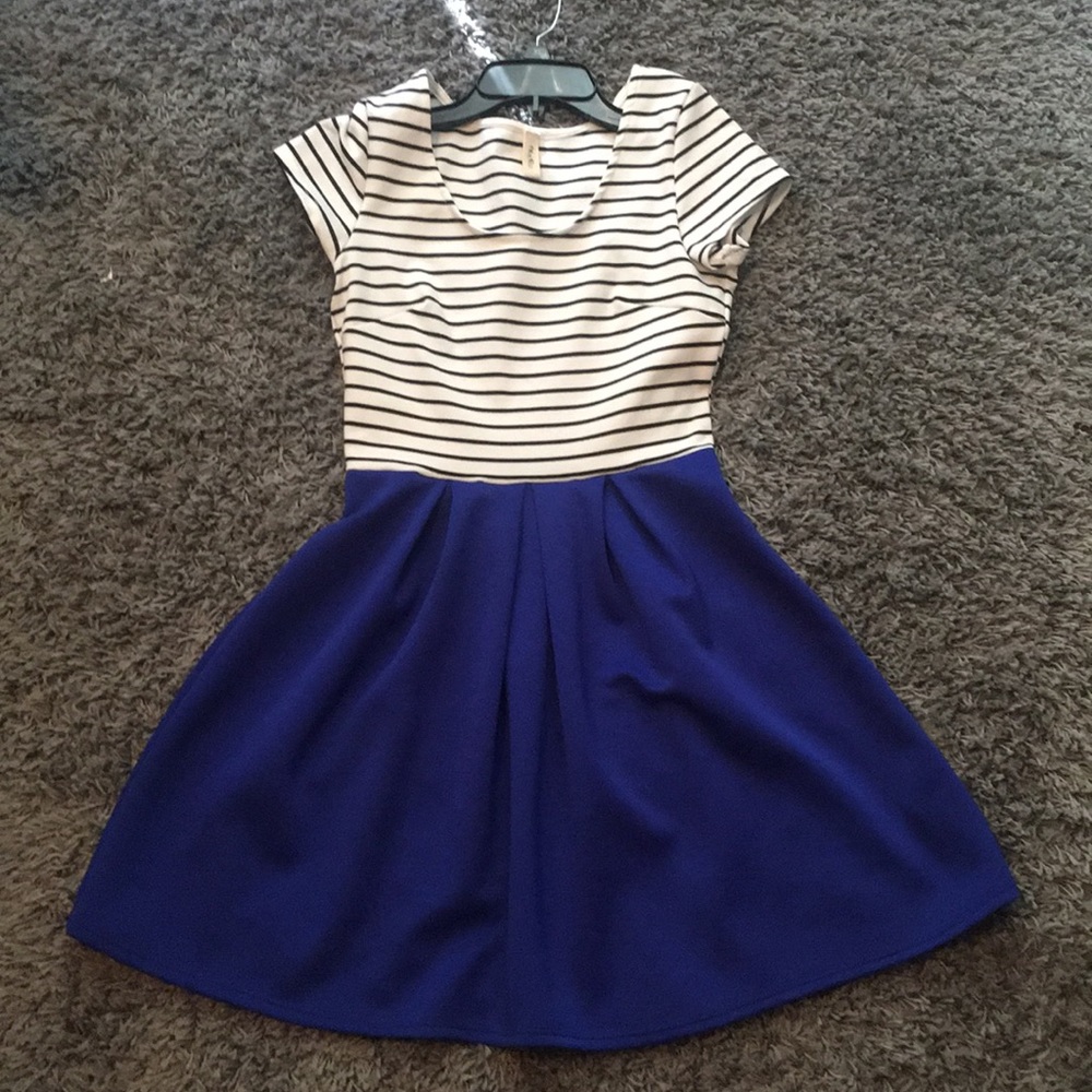 Short dress